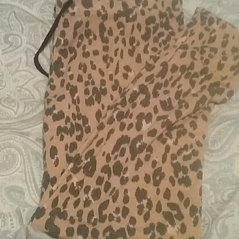 Leopard jogger
